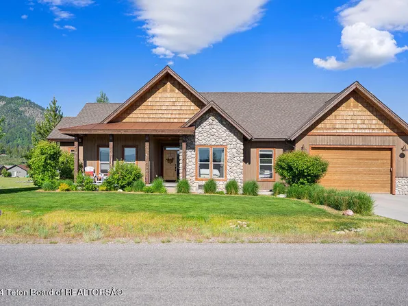 46 Oatgrass St, Alpine, WY 83128