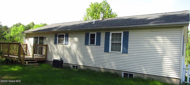 2nd image of 8 Cloverleaf Drive
