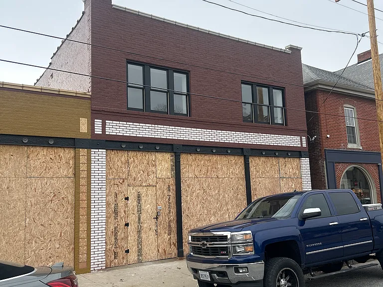 417 E Broadway — Photo 1