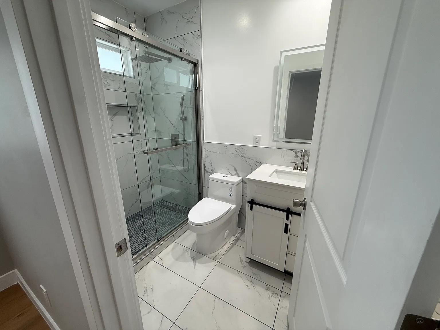 3 bed, 1200 sqft, $3,500 — Photo 4
