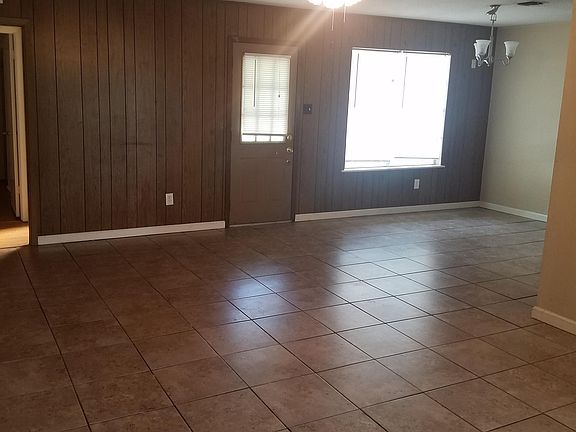 4th image of 8217 Baylark Dr