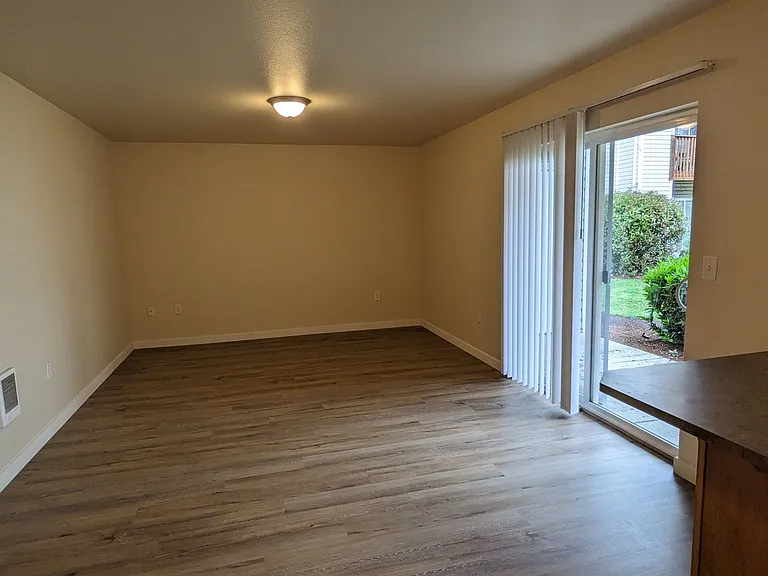 Wellesley Park Apartments — Photo 5