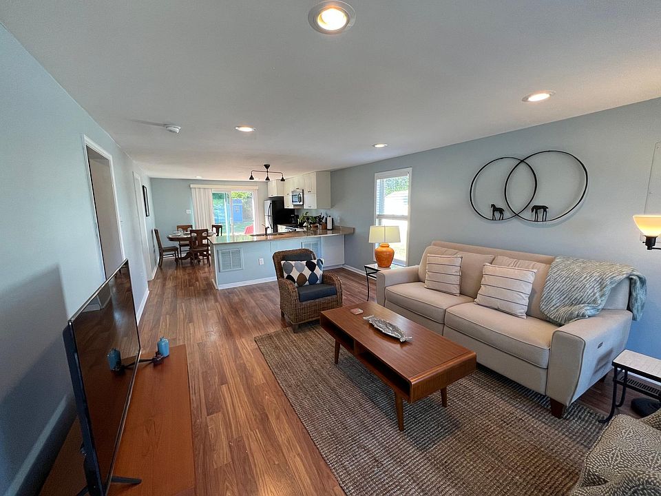 1st image of 115 Beach Plum Pl