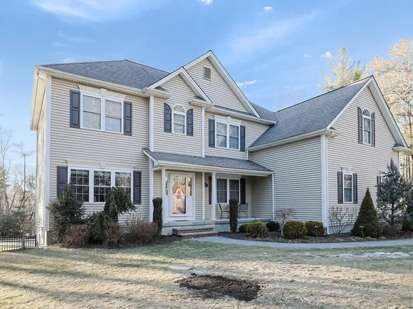 22 Abbey Ln, Rehoboth, MA 02769