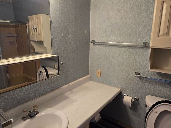 3rd image of 1342 S Howard St APT 2