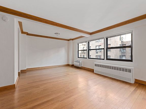 3rd image of 225 E 70th St APT 5G