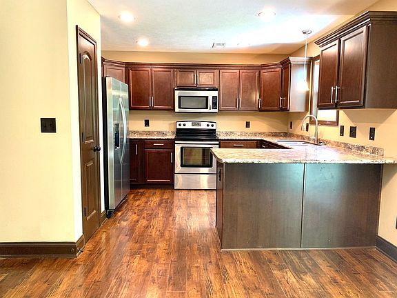 4th image of 1180 Morstead Dr