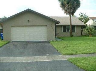 7521 SW 7th St, North Lauderdale, FL 33068