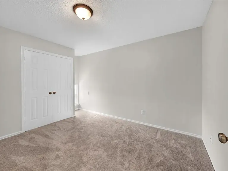 5208 Glen Springs Trl — Photo 36