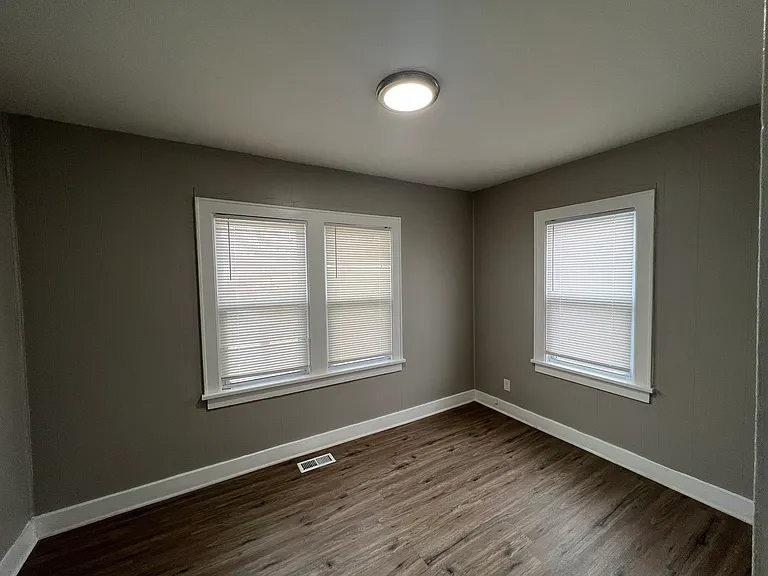 3110 W Maple St — Photo 5