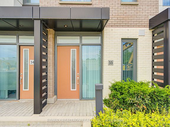 4th image of 1050 Portage Pkwy #Townhouse 33