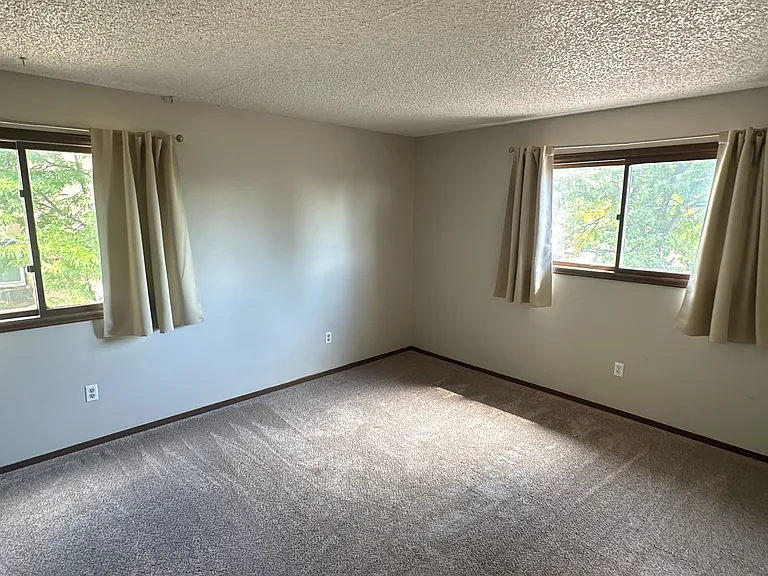 1210 Iowa Ave — Photo 4