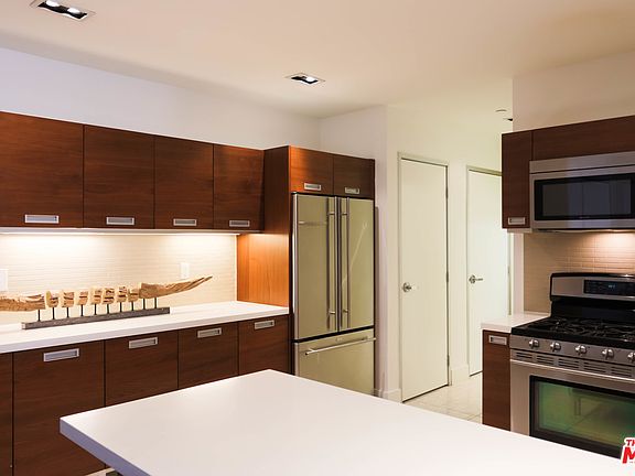 5th image of 6735 Yucca St Unit 203