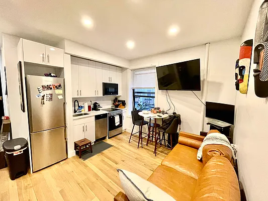 Rented by Pear NYC LLC | media 17