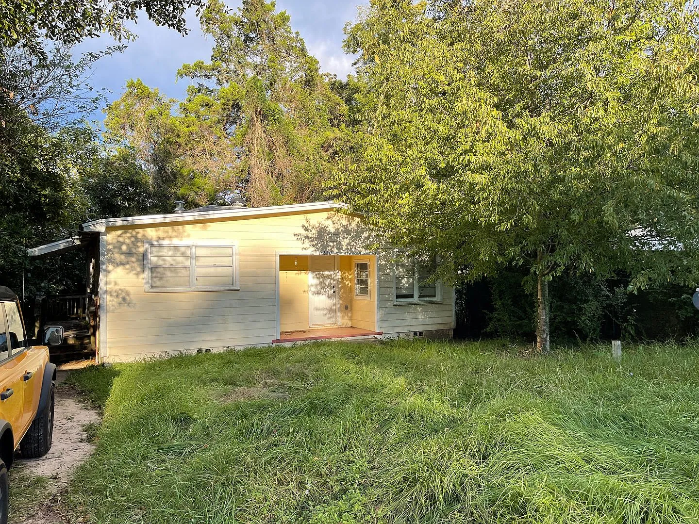 Move In Special!! Cute 2 Bedroom 1 Bath Home — Photo 1