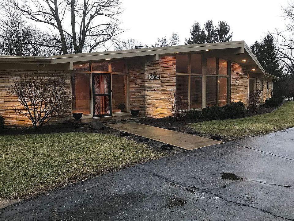 1st image of 7654 Holliday Dr W