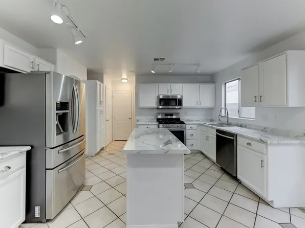4548 Grand Rock Dr, North Las Vegas, NV 89081