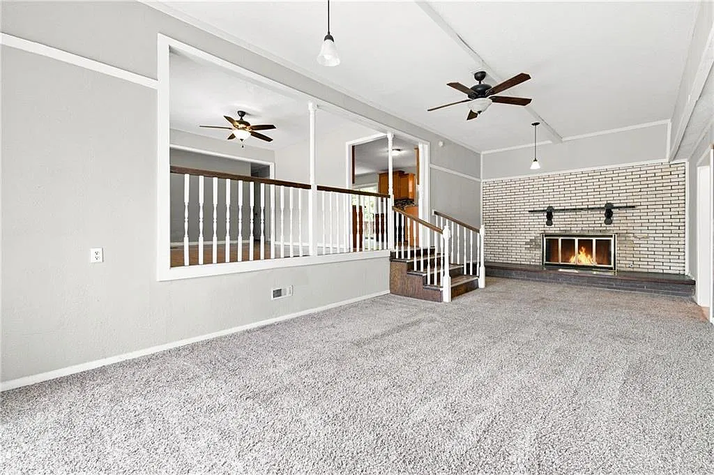 4 bed, 3.0 bath, 2165 sqft, $2,150 — Photo 3