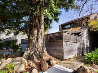 8321 Valley View Ct, Sebastopol, CA 95472