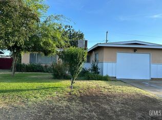 2402 Sycamore St, Wasco, CA 93280