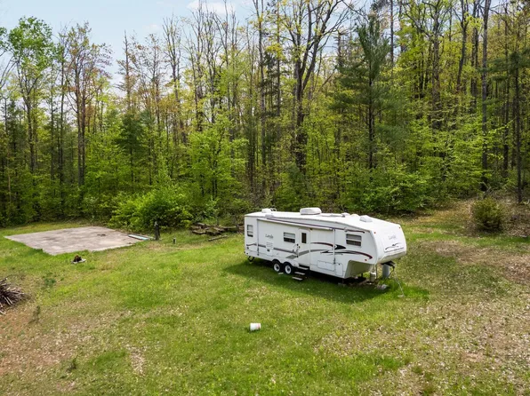 9287 Dodge Lake Ct, Gaylord, MI 49735