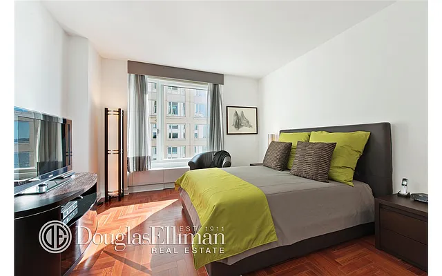 Sold by Douglas Elliman | media 22