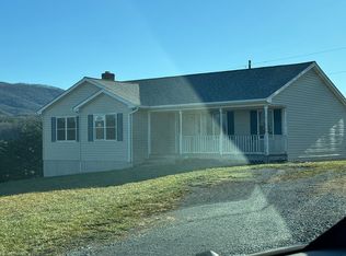 201 Forsythia Ln, Petersburg, WV 26847