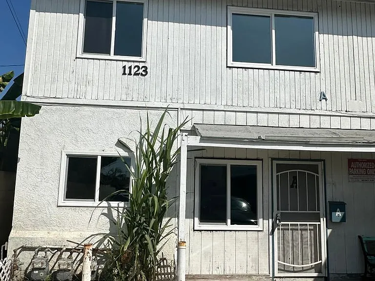 1123 Highland St — Photo 1
