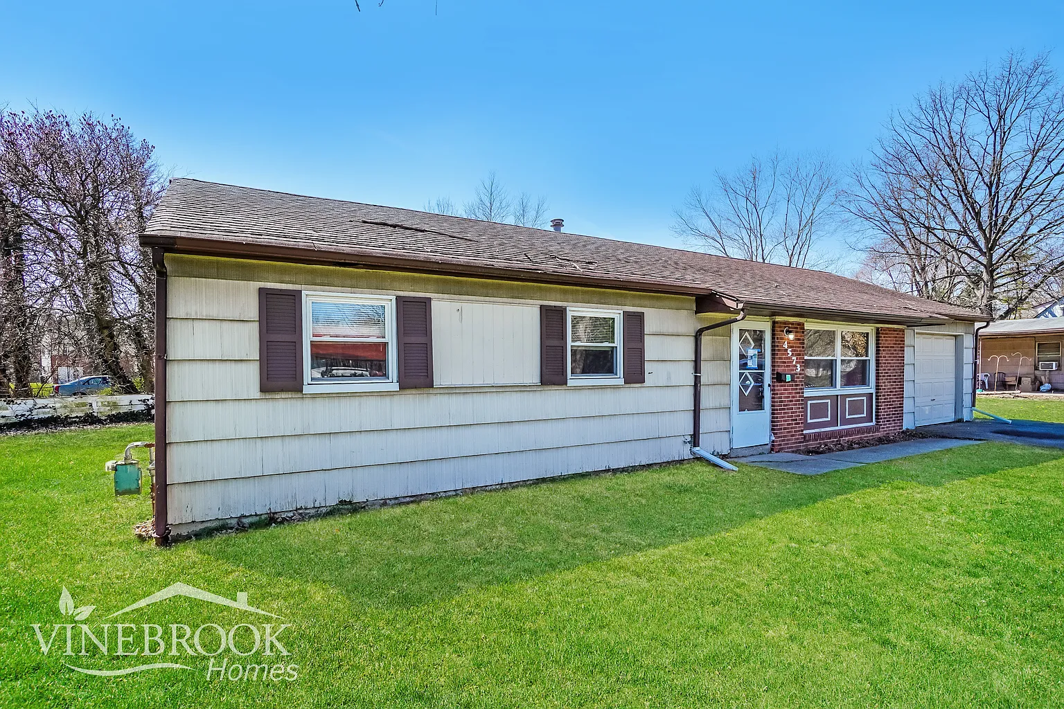4573 E Livingston Ave photo 1