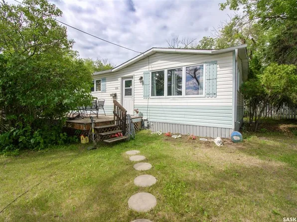 219 Nicoll AVENUE, Regina Beach, SK S0G 4C0