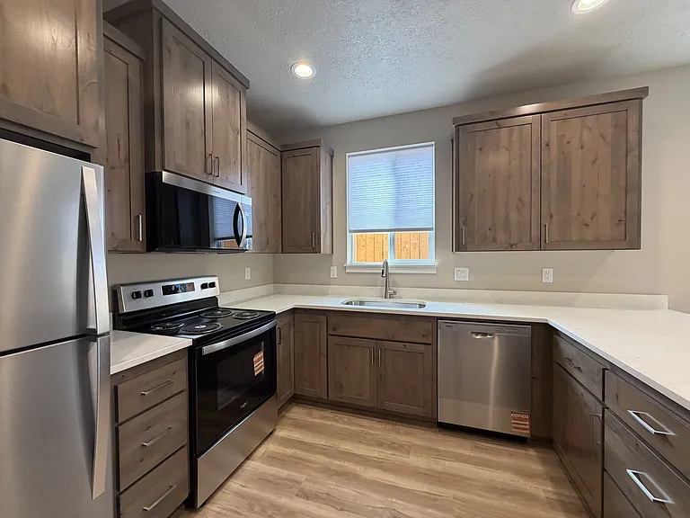 4025 Filbert St NE — Photo 9