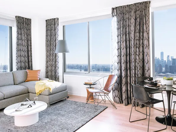 620 Pavonia Avenue image 4 of 16