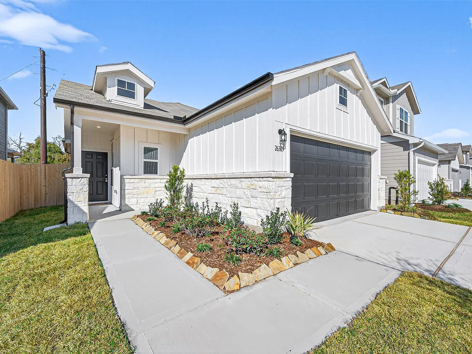 3 bed, 2.0 bath, 1204 sqft, $1,750 — Photo 3