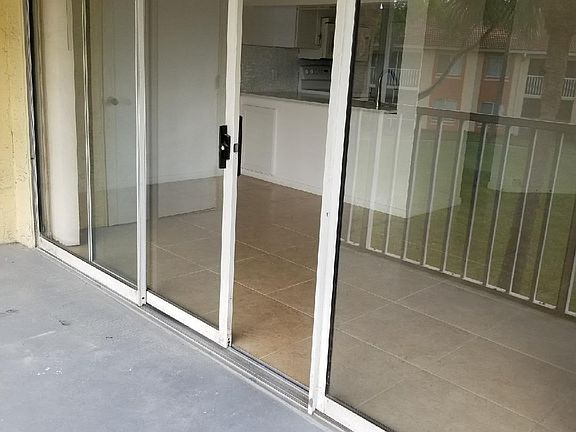 5th image of 1023 The Pointe Dr
