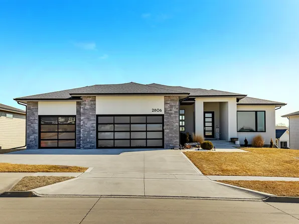 2806 NE Brentwood Cir, Grimes, IA 50111
