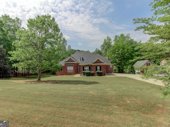 135 Magnolia Dr, Oxford, GA 30054