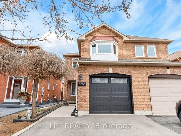 3753 Densbury Dr, Mississauga, ON L5N 6Z2