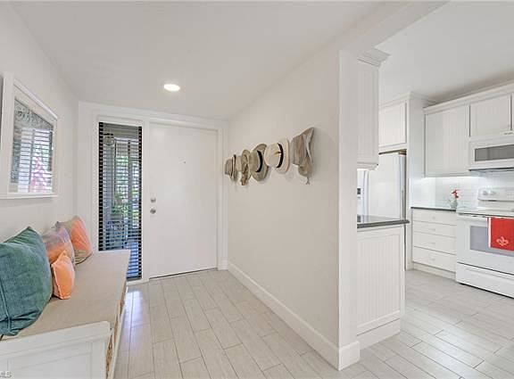 4th image of 1810 Kings Lake Blvd APT 104