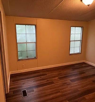 4th image of 180-2 Dixon Rd #1