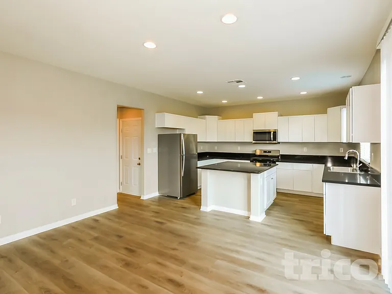 41808 Davidson St — Photo 5