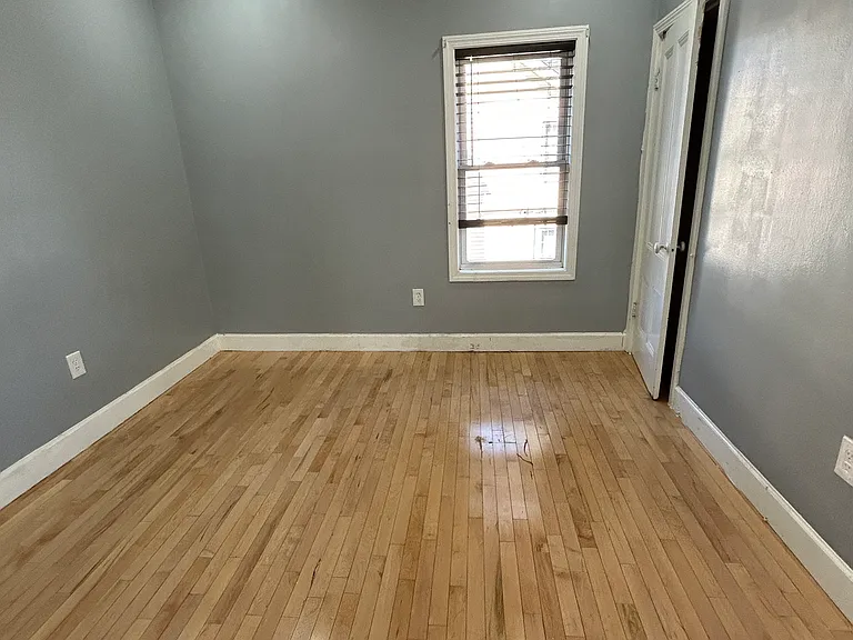 241 Ash St #2 — Photo 5