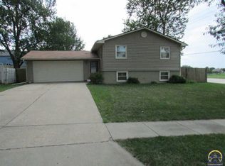 5133 SW 33rd St, Topeka, KS 66614