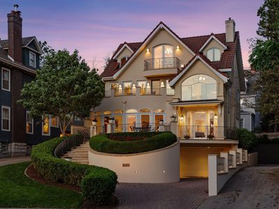2683 E Lake Of The Isles Pkwy, Minneapolis, MN, 55408