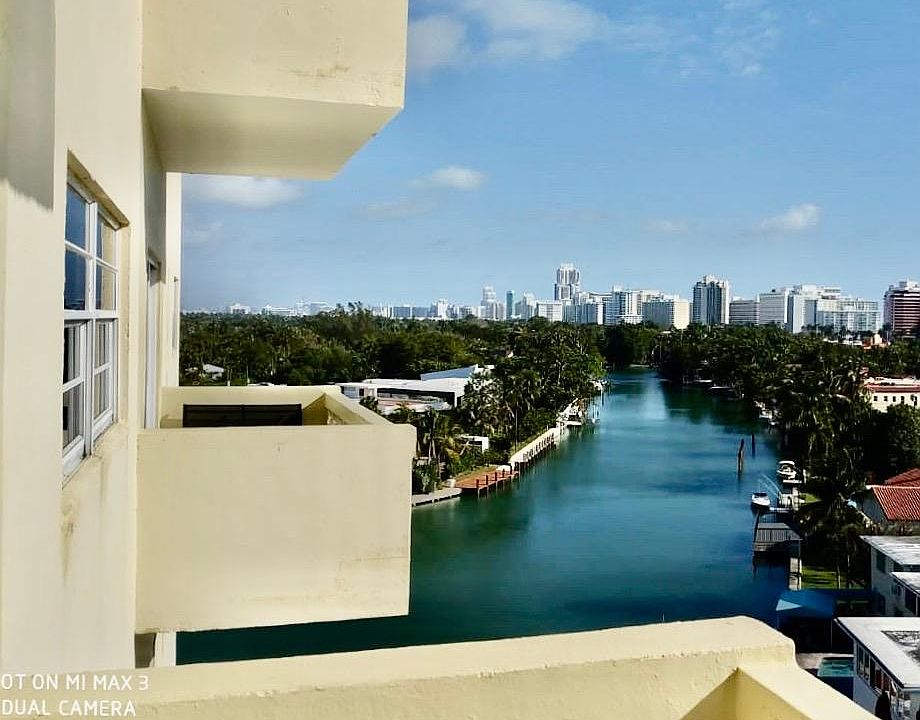 1st image of 353 W 47th St #3