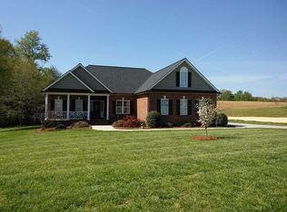 924 Clear Creek Cir, Lincolnton, NC 28092