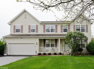 195 Loveland Ct, Gilberts, IL 60136