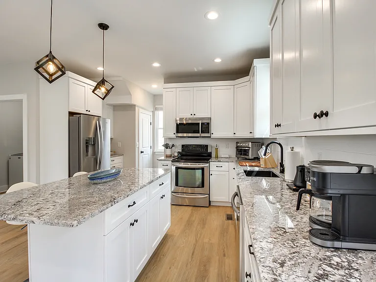 406 Dempsey Ln — Photo 16