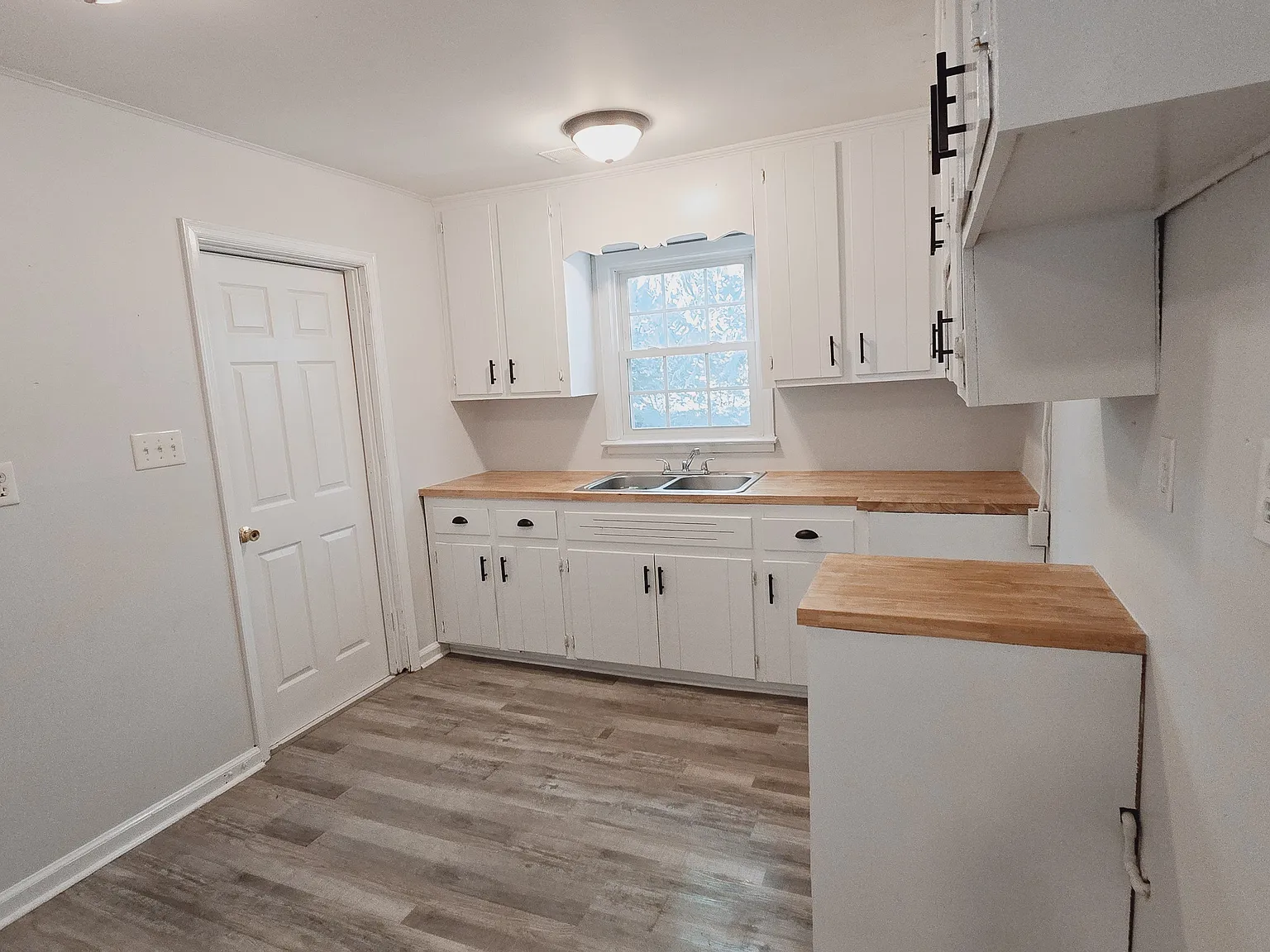 1110 Pinecrest Avenue Northwest — Photo 3