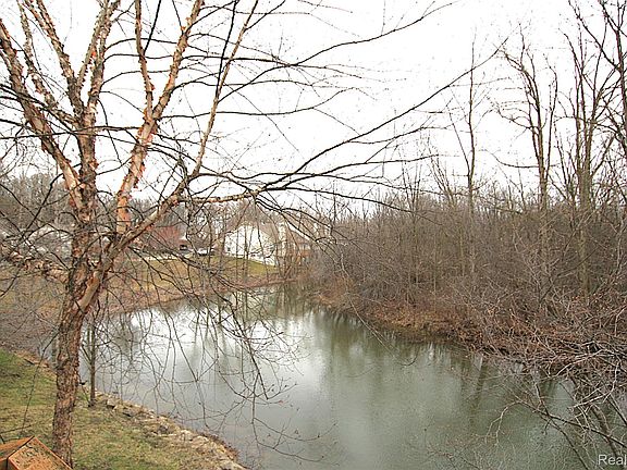 5th image of 5942 Augusta Ln