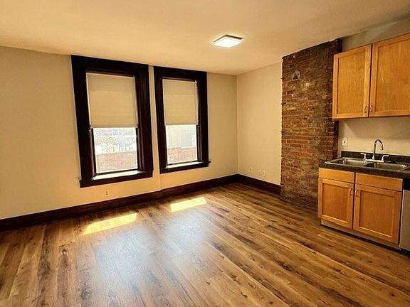 3rd image of 39 Peterboro St #66-201